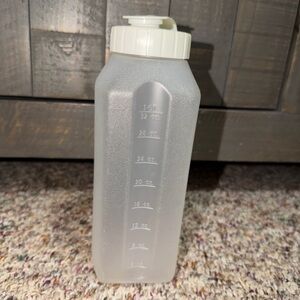 vintage Rubbermaid Servin' Saver 1-quart (32 oz)